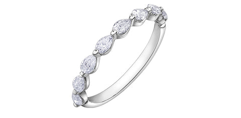 18k Gold Canadian Diamond Ring